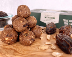Cinnamon Roll Date Energy Bites